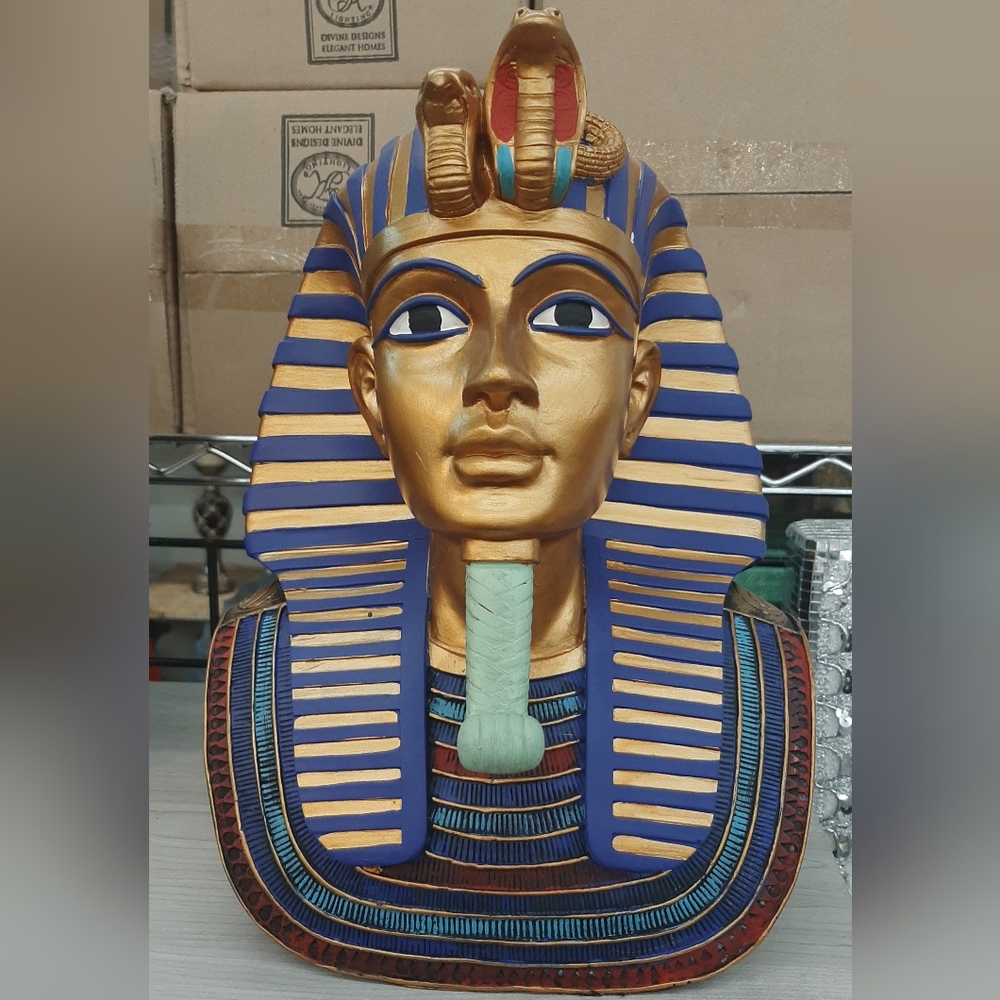 KING TUTANKHAMUN (KING TUT).